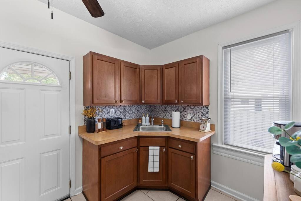 Charming Retreat In Cleveland Villa Екстериор снимка